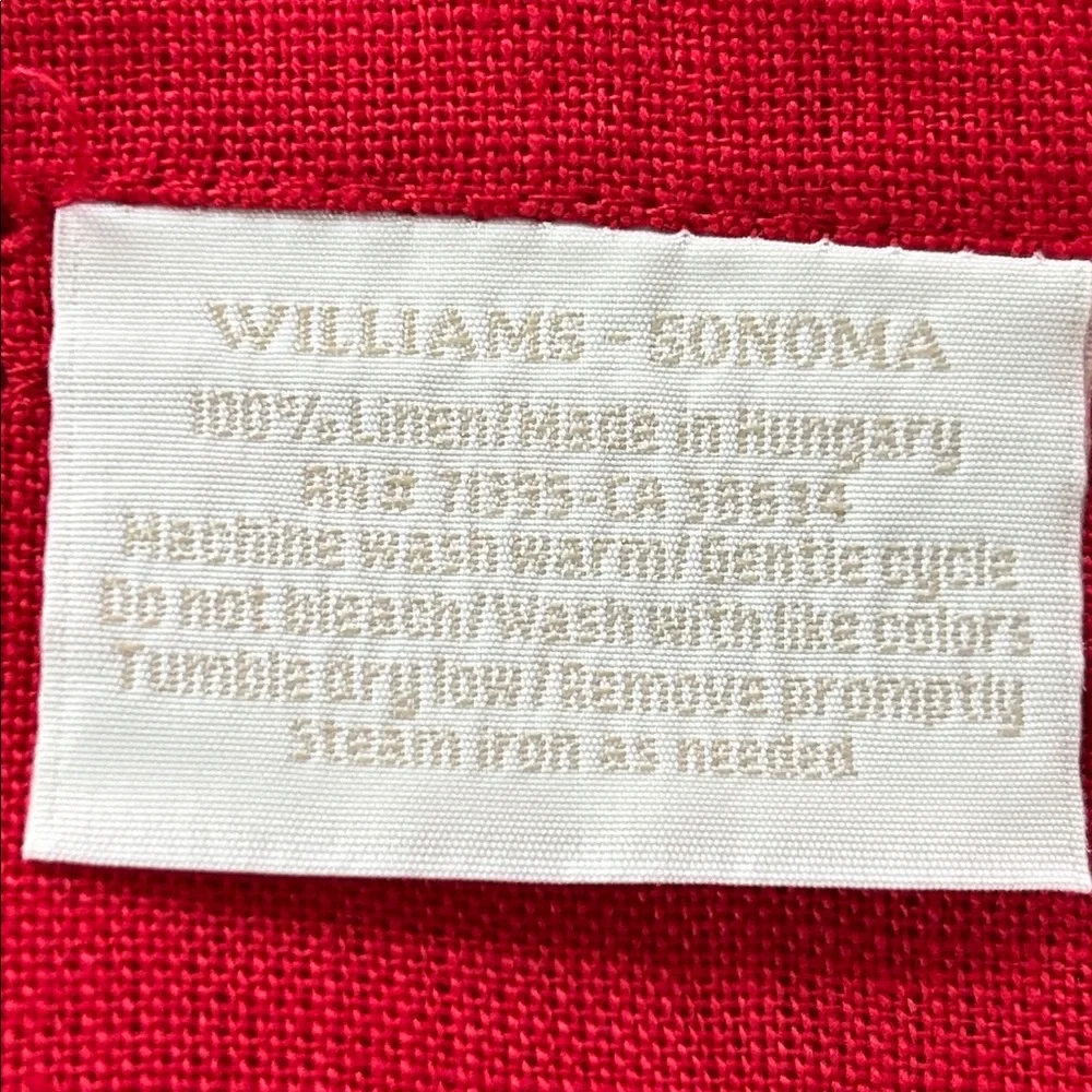 26 Christmas Cloth Napkins (Assorted) + 3 Williams Sonoma Red Linen Placemats